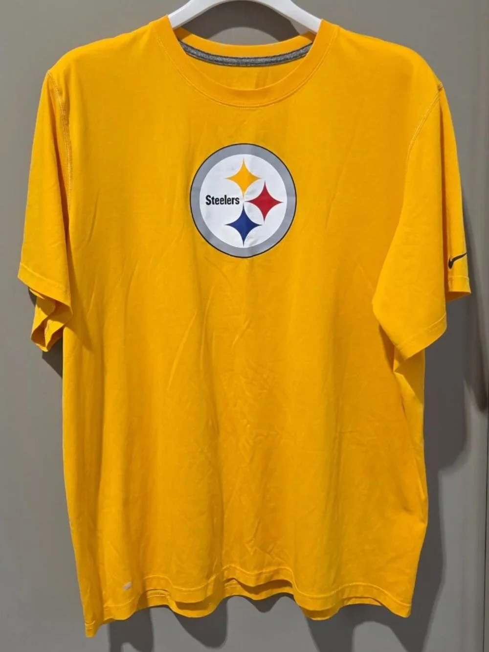 Men's Nike Pittsburg Steelers Tee Size XXL Dri Fit Moisture Wicking Bright Gold